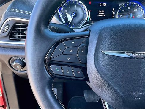 Used 2021 Chrysler Pacifica Touring-L w/ Uconnect Theater Family Group image 11