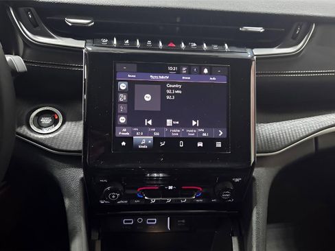 Used 2023 Jeep Grand Cherokee Laredo image 14