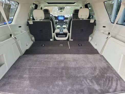 Used 2019 Lincoln Navigator L Black Label w/ Cargo Package image 17