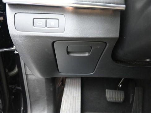 Certified 2023 Volvo XC90 T8 Ultimate w/ Protection Package Premier image 16