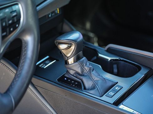 Used 2024 Lexus ES 300h w/ Premium Package FWD image 20