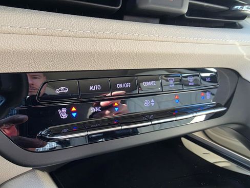 Used 2021 Buick Envision Avenir w/ Technology Package II AWD/4WD image 7