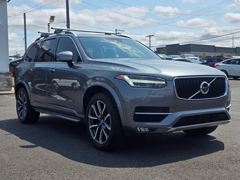 Used 2018 Volvo XC90 T6 Momentum w/ Convenience Package AWD/4WD image 4