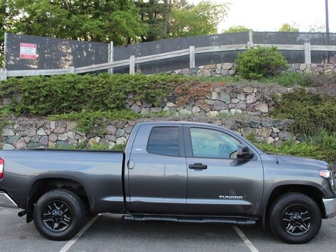 Used 2018 Toyota Tundra SR5 AWD/4WD image 5