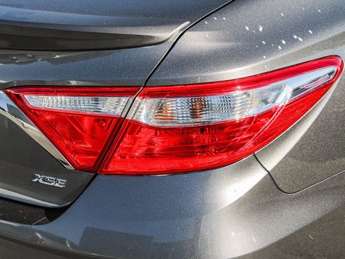 Used 2017 Toyota Camry XSE image 10