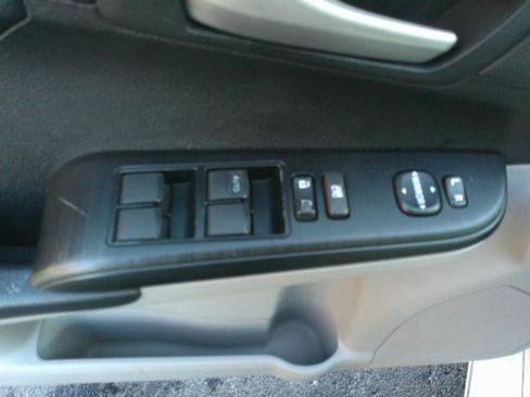 Used 2012 Toyota Camry 4dr Sdn I4 Auto image 8