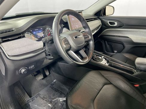 Used 2022 Jeep Compass Latitude AWD/4WD image 9