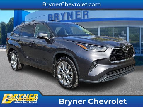 Used 2021 Toyota Highlander Limited image 1