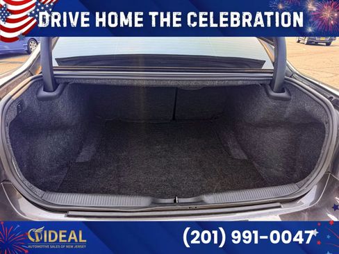 Used 2023 Dodge Charger R/T RWD image 9