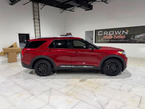 Used 2021 Ford Explorer Limited w/ Equipment Group 301A RWD image 7