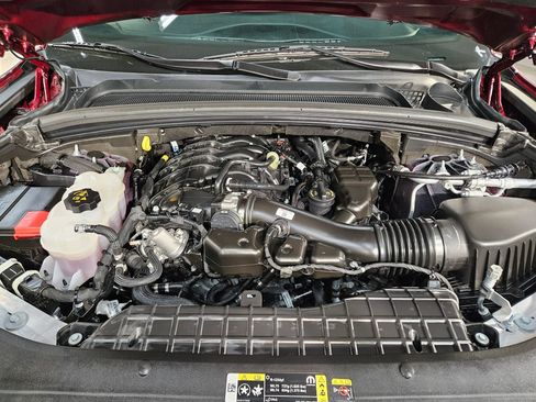 Used 2025 Jeep Grand Cherokee Limited AWD/4WD image 19