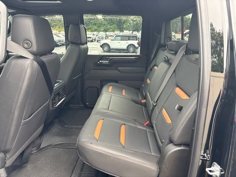 Used 2025 GMC Sierra 2500 AT4 w/ AT4 Premium Plus Package AWD/4WD image 8