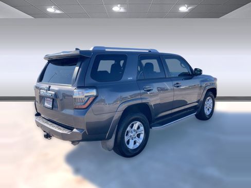 Used 2017 Toyota 4Runner SR5 image 8