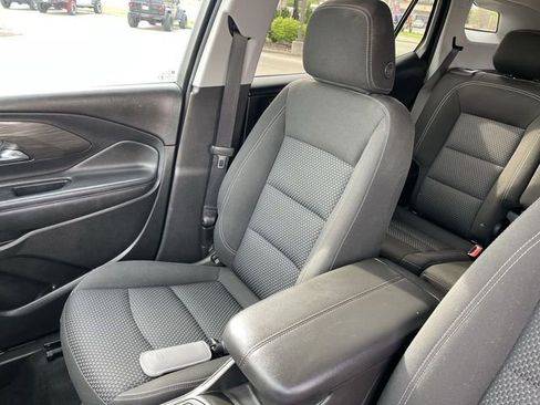 Used 2023 GMC Terrain SLE w/ Driver Convenience Package FWD image 23