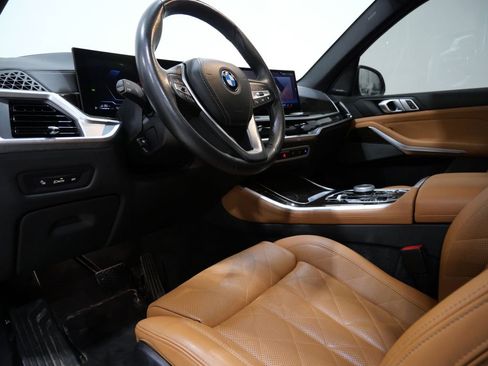 Used 2024 BMW X5 xDrive50e AWD/4WD image 11