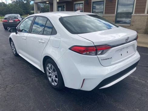Used 2022 Toyota Corolla LE FWD image 5