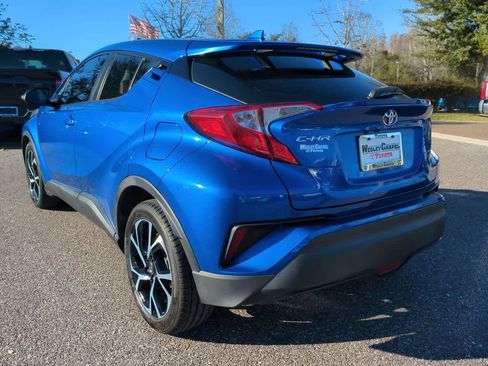 Used 2018 Toyota C-HR XLE image 4