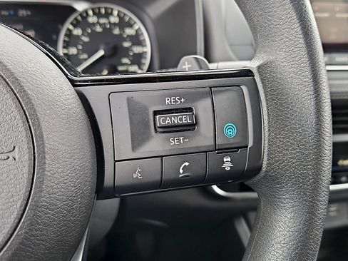 Used 2023 Nissan Rogue SV FWD image 18
