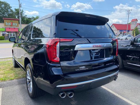 Used 2024 GMC Yukon XL Denali w/ Denali Reserve Package image 8