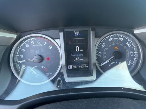 Used 2016 Toyota Tacoma SR5 AWD/4WD image 13