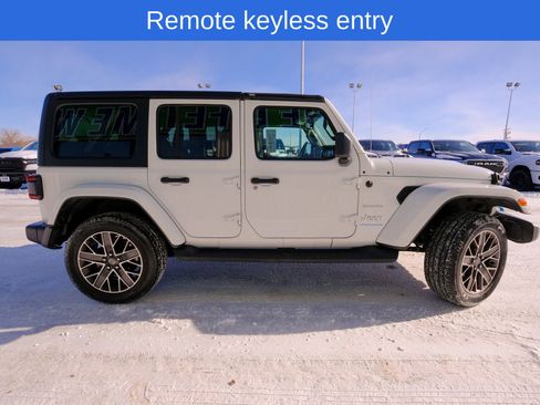 Used 2023 Jeep Wrangler Unlimited Sahara w/ Cold Weather Group image 10