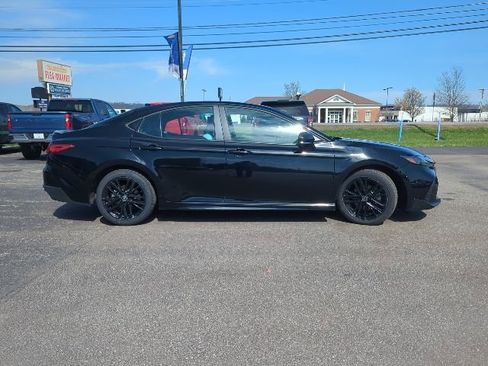 Used 2025 Toyota Camry LE image 6