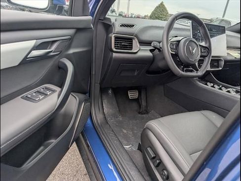 New 2025 VinFast VF 8 Plus image 6