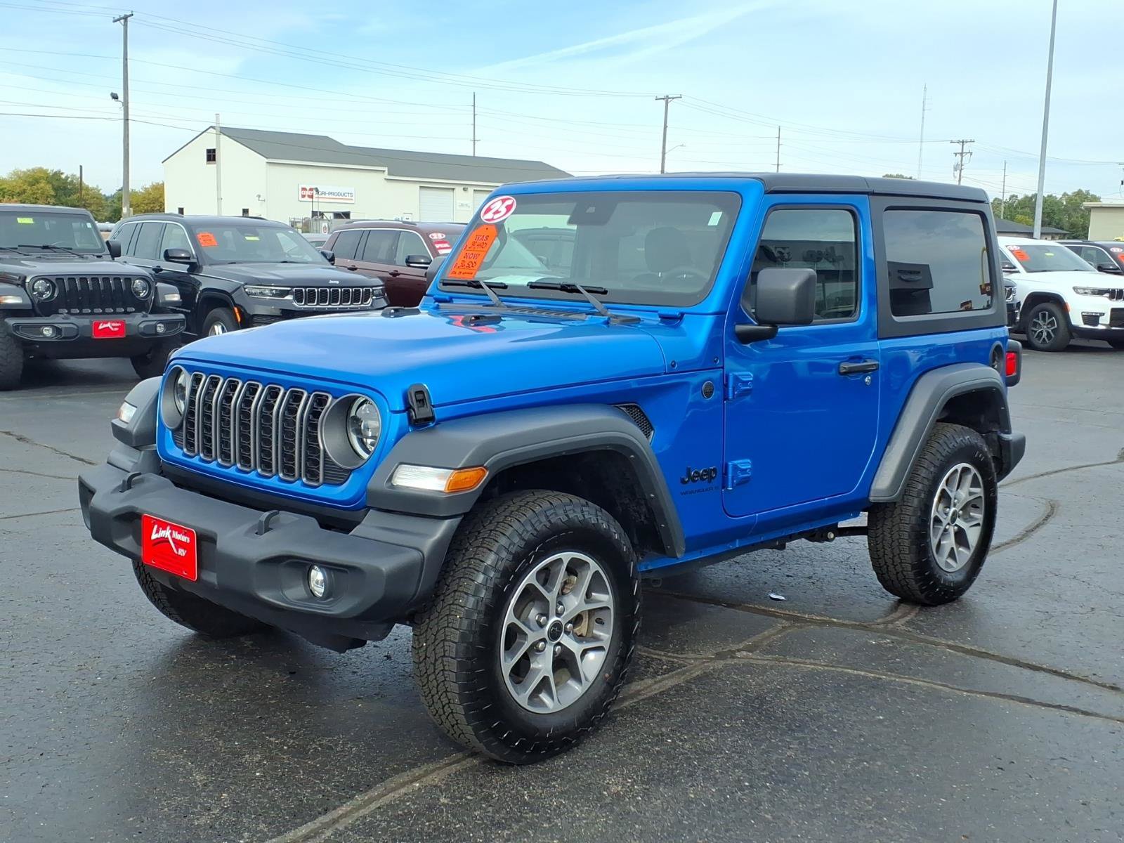 Used 2025 Jeep Wrangler Sport AWD/4WD image 8