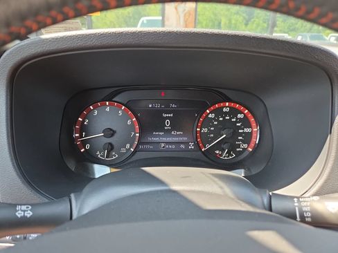 Used 2023 Nissan Frontier PRO-4X w/ Tow Package AWD/4WD image 17