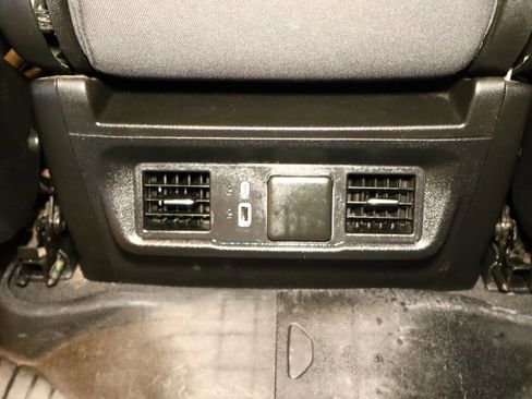 Used 2024 Chevrolet Silverado 2500 LT image 36