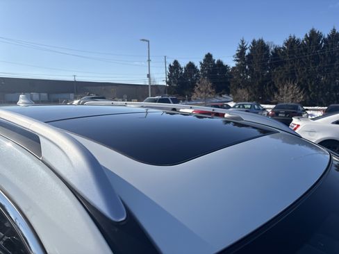 Used 2017 Nissan Rogue SL w/ SL Premium Package image 8