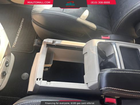 Used 2012 Chrysler Town & Country Touring-L w/ Entertainment Group #2 image 15