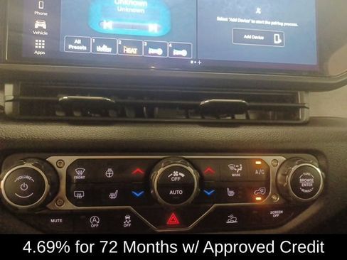 Used 2024 Jeep Gladiator Sport AWD/4WD image 26