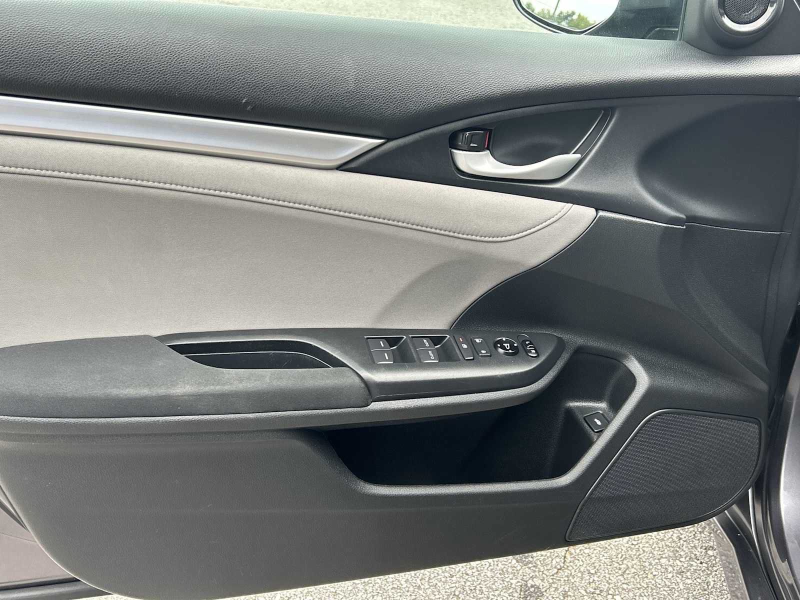 Used 2019 Honda Civic EX image 12