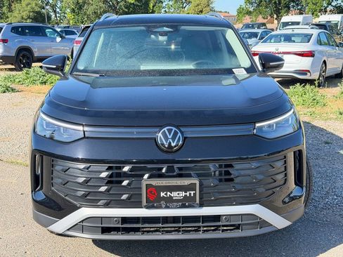 New 2026 Volkswagen Tiguan SE FWD image 4