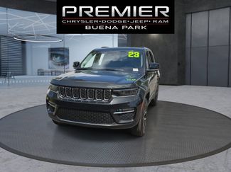 Used 2023 Jeep Grand Cherokee Limited w/ Trailer Tow Prep Group (B) AWD/4WD video 3