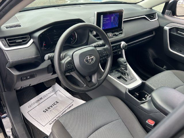 Used 2025 Toyota RAV4 XLE FWD image 22