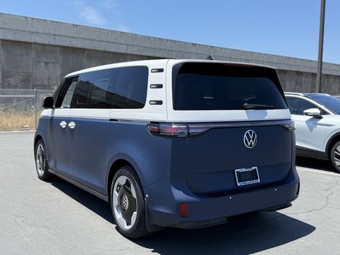 New 2025 Volkswagen ID. Buzz Pro S image 8
