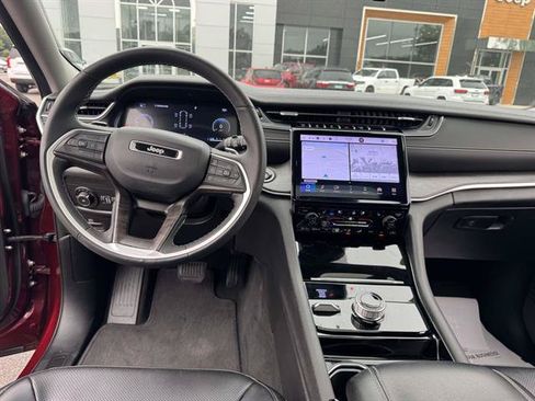 Used 2023 Jeep Grand Cherokee L Limited w/ Luxury Tech Group II AWD/4WD image 7