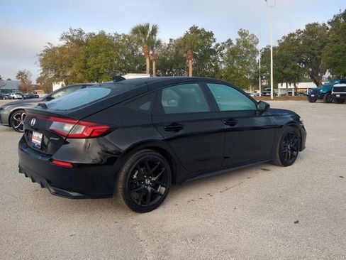 Used 2025 Honda Civic Sport image 4