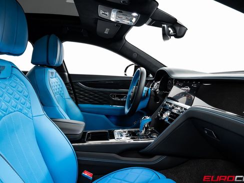 Used 2024 Bentley Flying Spur W12 image 33