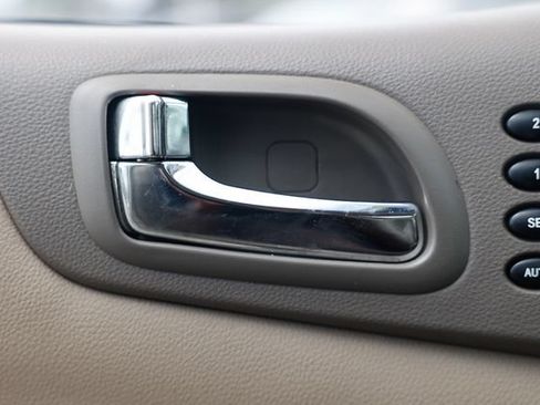 Used 2011 Kia Sedona EX w/ Luxury Pkg FWD image 47