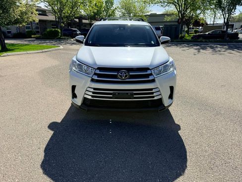 Used 2019 Toyota Highlander LE FWD image 8