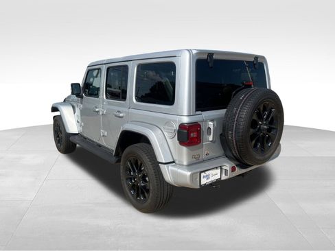 Used 2023 Jeep Wrangler Altitude image 7