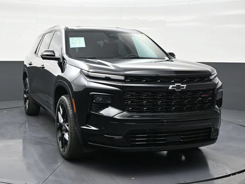 Used 2024 Chevrolet Traverse RS FWD image 7