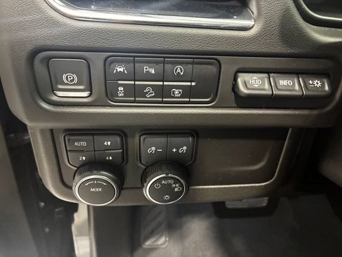 Used 2023 Chevrolet Tahoe High Country w/ LPO, Illumination Package AWD/4WD image 17