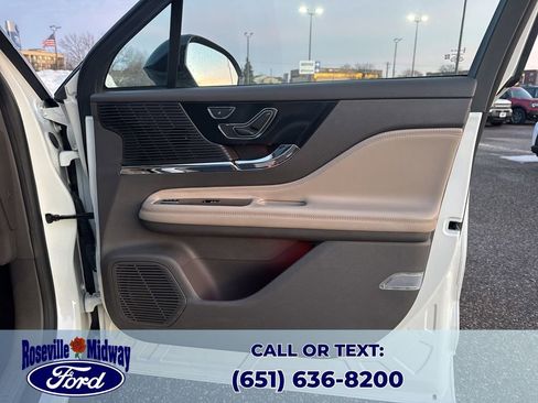 Used 2022 Lincoln Corsair AWD w/ Premium Package image 38