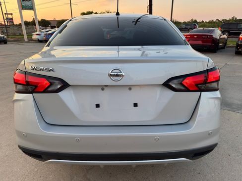 Used 2021 Nissan Versa S image 9