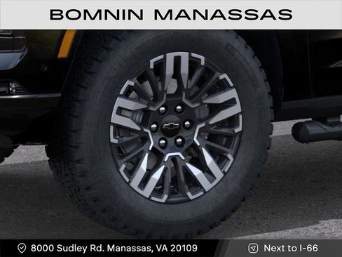 New 2026 Chevrolet Suburban Z71 image 9