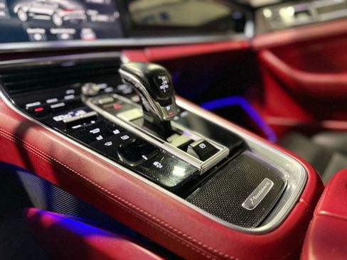 Used 2018 Porsche Panamera 4S image 35